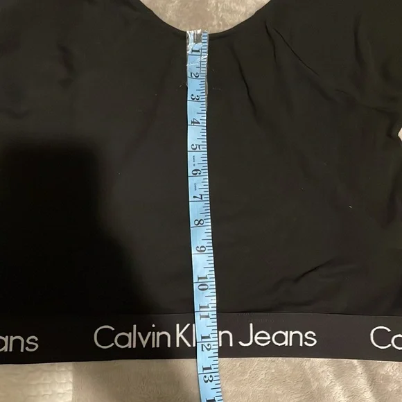Calvin Klein Cropped Top - Picture 8 of 8
